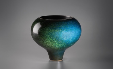 Gefäß, außen kobaltgrün, innen schwarz, D 20 cm, H 17,5 cm