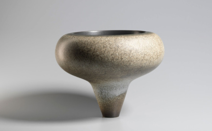 Gefäß, außen weiß über schwarz, innen schwarz, D 40 cm, H 32 cm