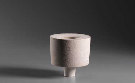 Pilzform, außen weißer Sand, innen Seladon, D 11,5 cm, H 11,5 cm